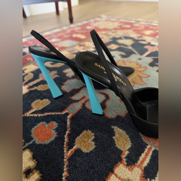 Saint Laurent Tom Slingback Pump in Nero & Heavenly Blue - Picture 7 of 12